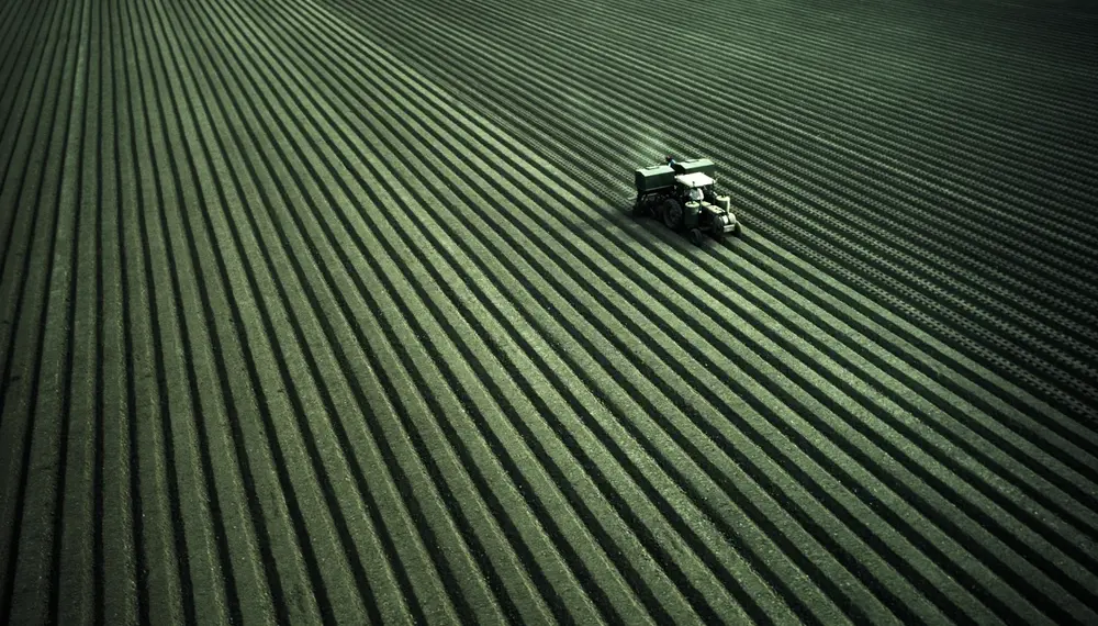 拖拉机种植作物