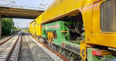 heavy equipment repair rail train